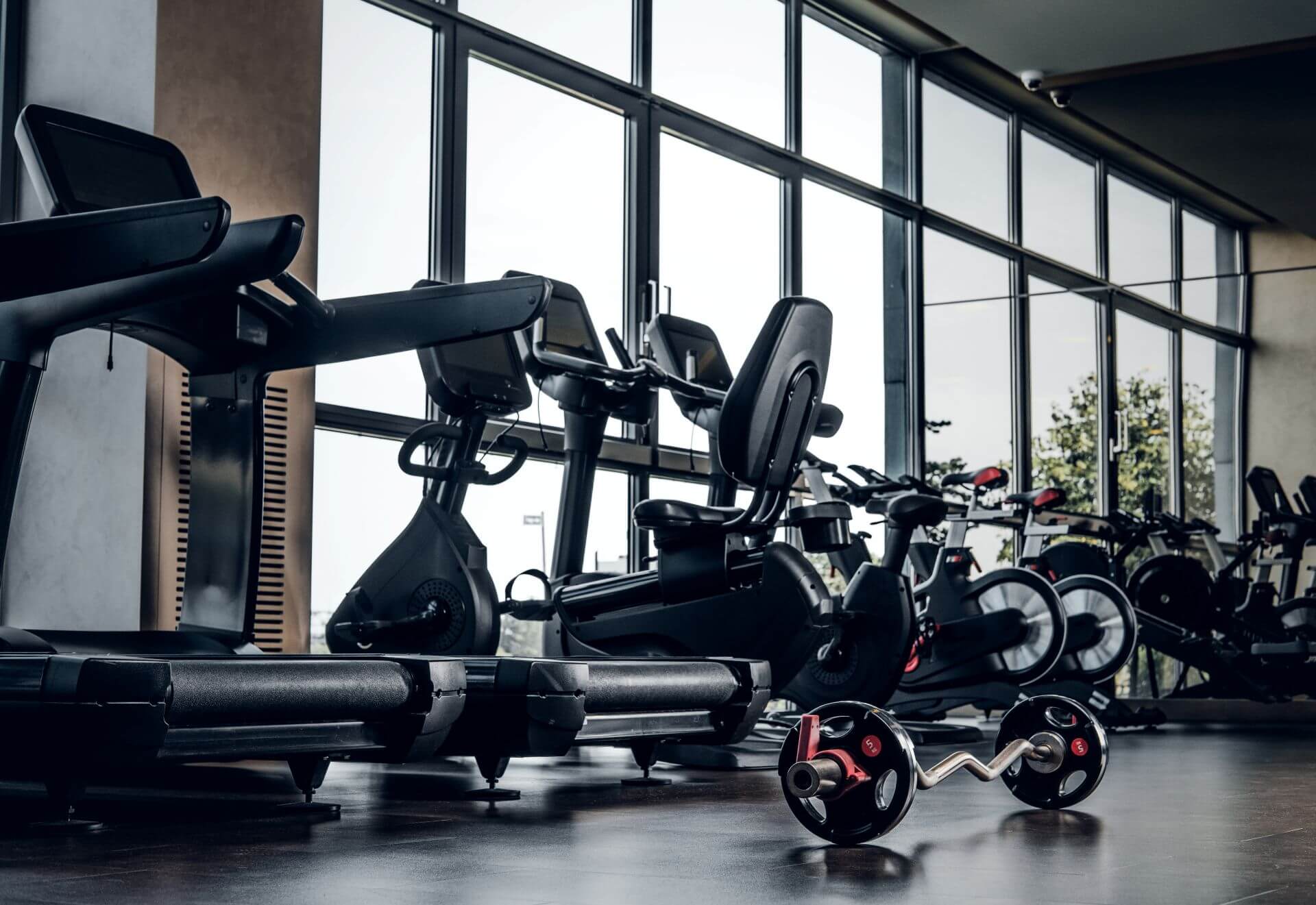 Inicio 6 empty gym club with different type of training app 2023 11 27 05 14 59 utc